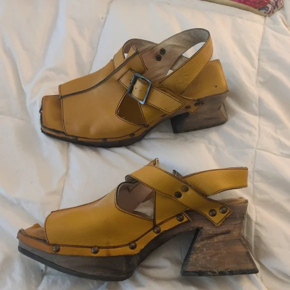 John Fluevog Response Clogs - Size 9 - Picture 2 of 6